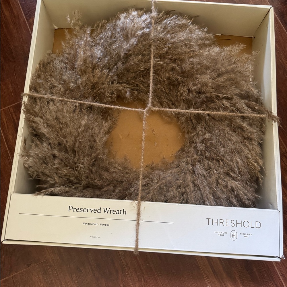 Threshold NIB Pampas Brown Neutral Preserved Pampas Wreath - Picture 5 of 7